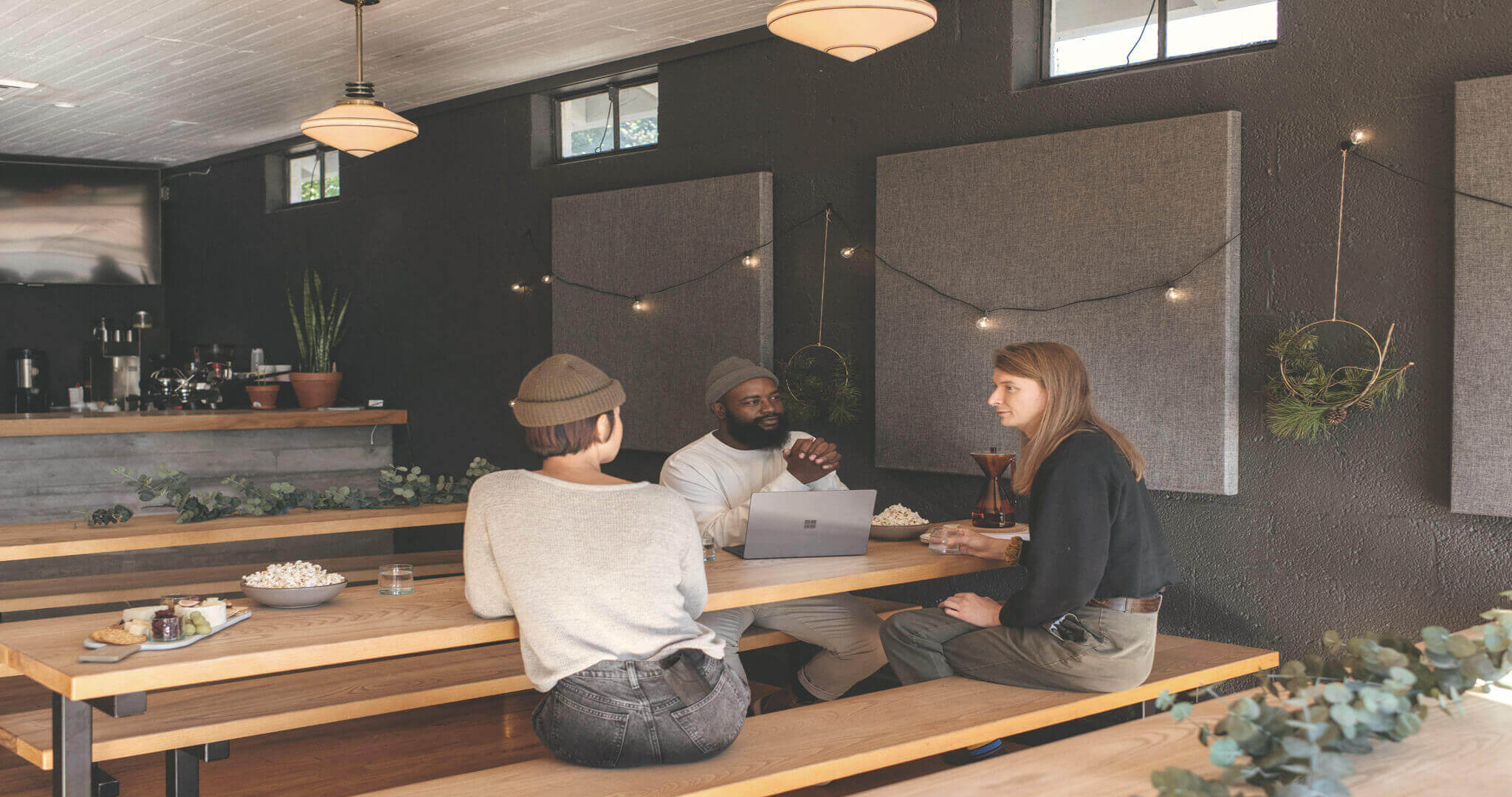 6 reasons to choose outsourcing when you start a startup.tiny