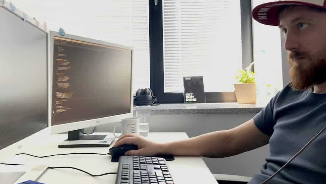 Neoteric's team: developer by the computer