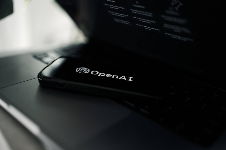 Exploring Exciting GPT-4 Use Cases: From Early Adopter Projects to Potential Applications