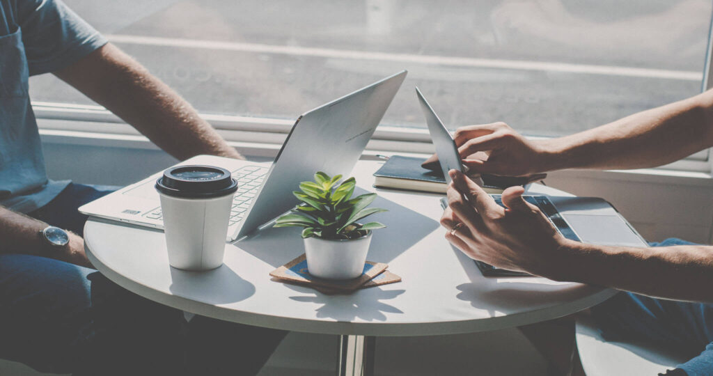 Outsourcing Web Development and Design in a Startup - Interview With Mike Midgett, the Founder of Qoreboard