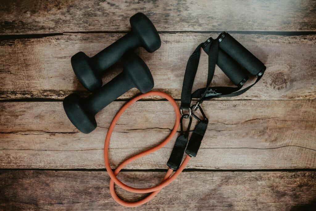 an illustration of fitness equipment - an illustration to a paragraph discussing how fitness businesses leverage artificial intelligence